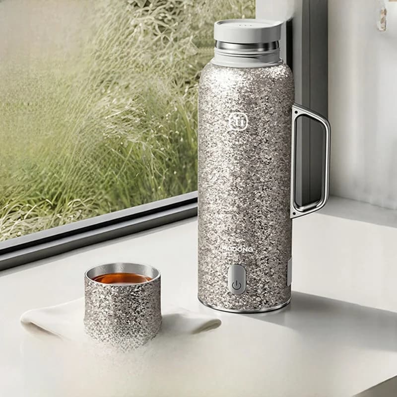 Reines Titan-Isolierbecher mit Temperaturanzeige, 601-700ml