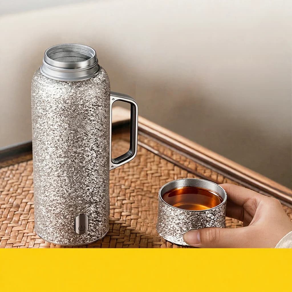 Titanium-Heizbecher mit Isolierung und Griff 680ml Geschenkbox