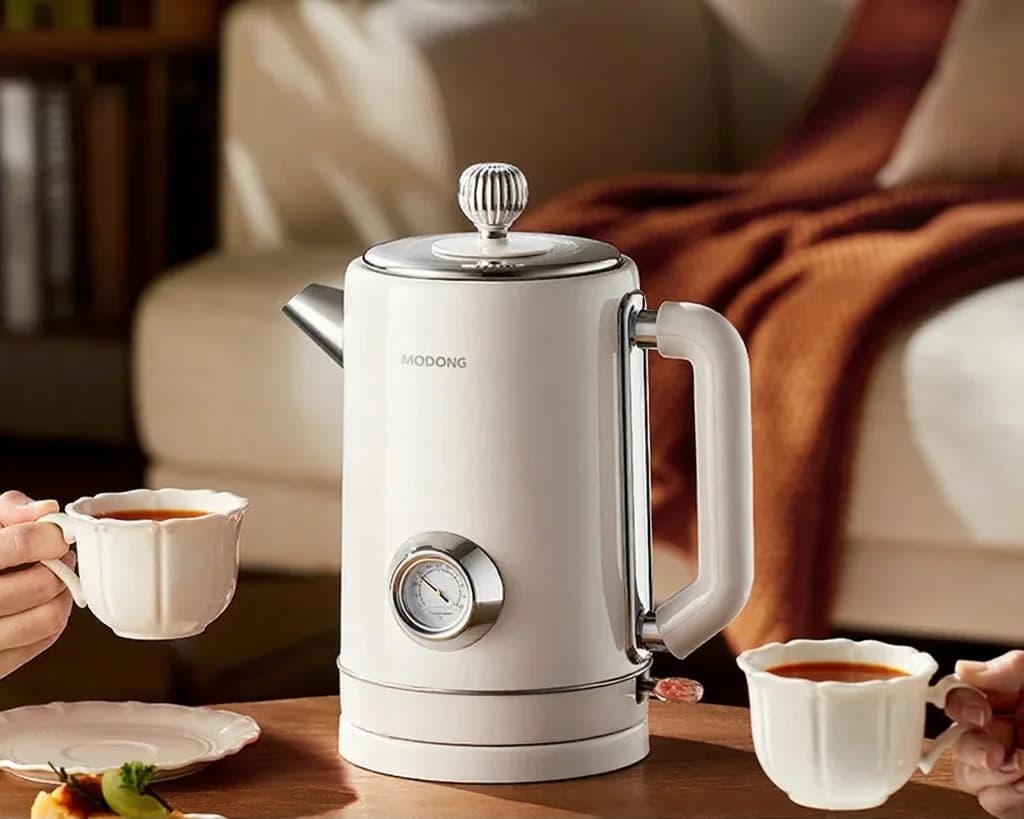 Wasserkocher mit Abschaltautomatik und Warmhaltefunktion 1,8L