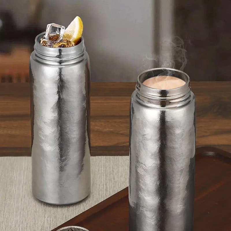 Reintitan-Thermos mit Filter