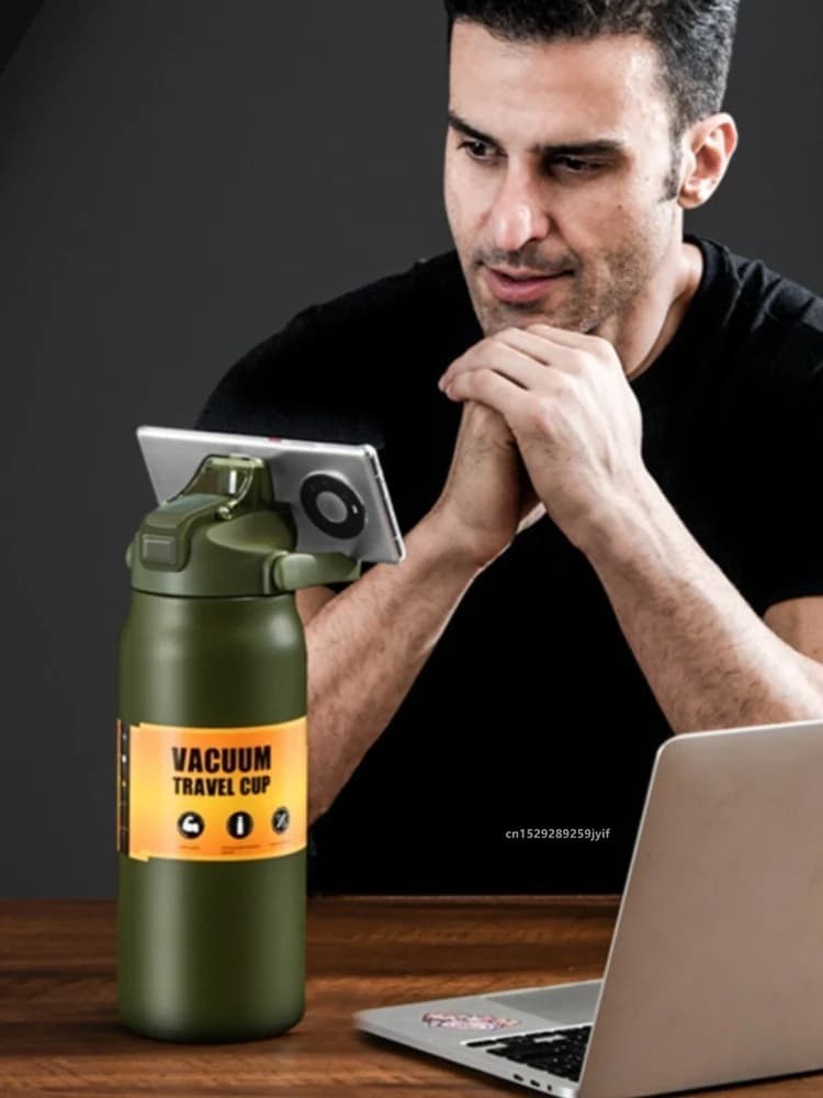 Große Sport-Thermosflasche mit Strohhalm 0.8-1.5L